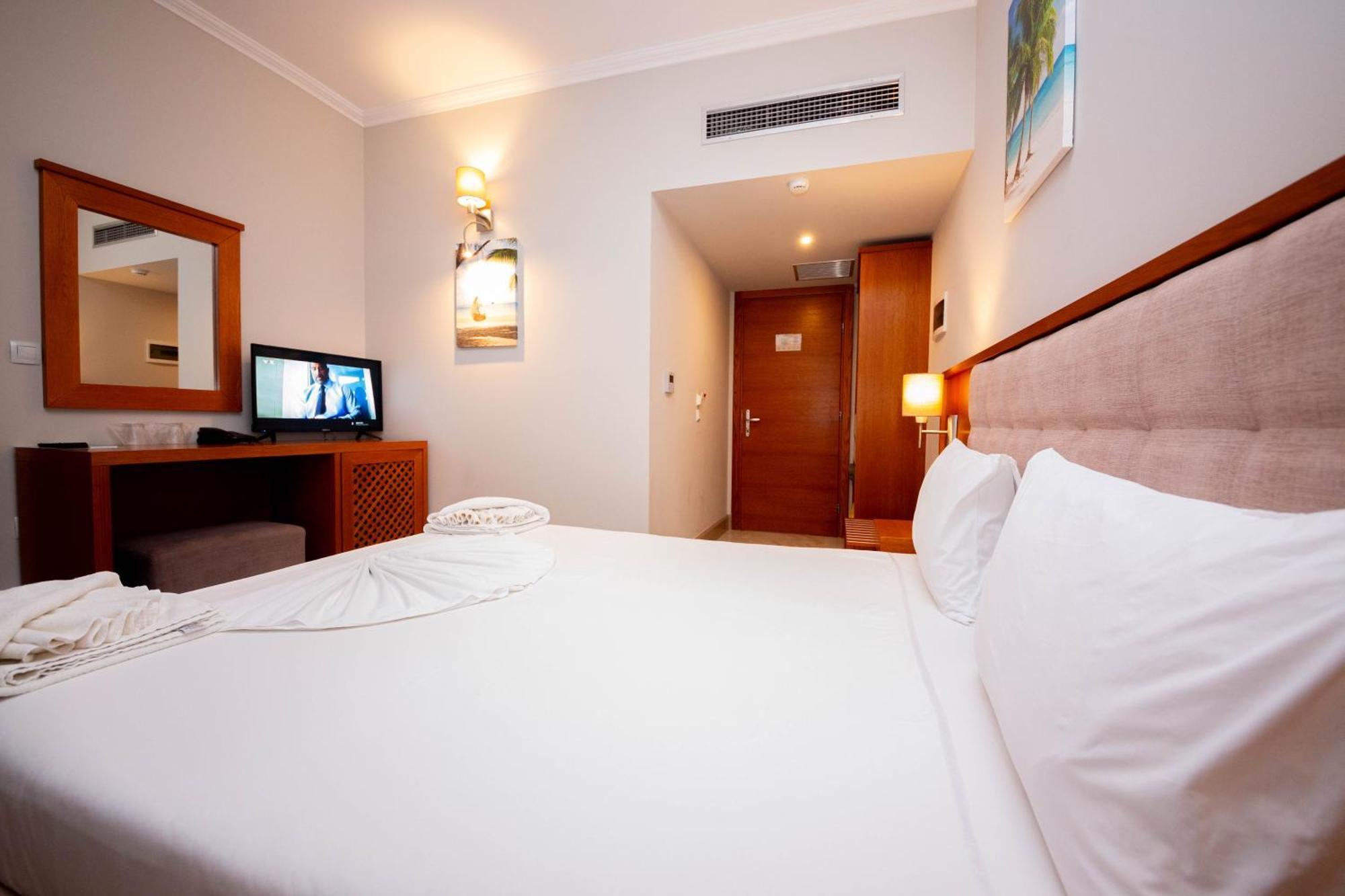 Hotel Sole Mare Ksamil Room photo